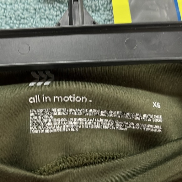 All in motion, high rise, leggings - Picture 8 of 9